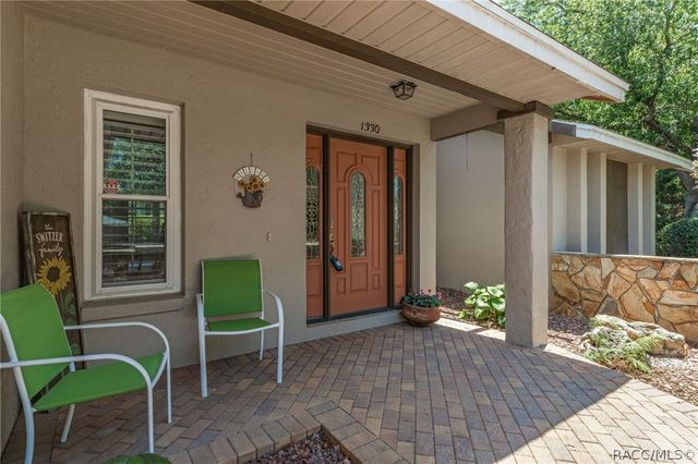 1330 N Hunterston Point, Crystal River, FL 34429