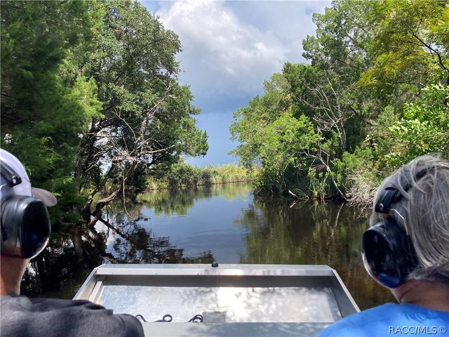 1330 N Hunterston Point, Crystal River, FL 34429