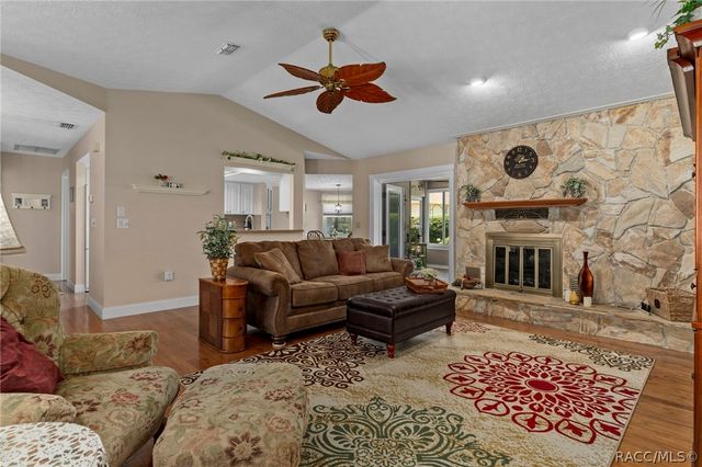 1330 N Hunterston Point, Crystal River, FL 34429
