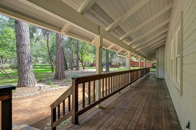 12528 Rattlesnake Rd, Grass Valley, CA 95945