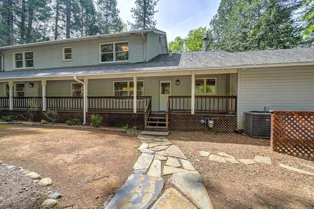 12528 Rattlesnake Rd, Grass Valley, CA 95945