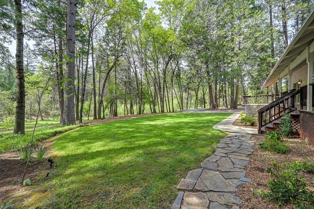 12528 Rattlesnake Rd, Grass Valley, CA 95945