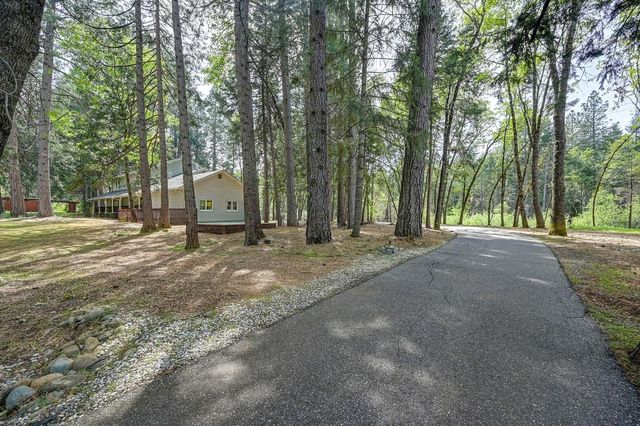 12528 Rattlesnake Rd, Grass Valley, CA 95945