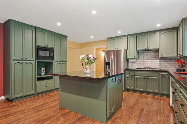 12528 Rattlesnake Rd, Grass Valley, CA 95945