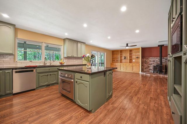 12528 Rattlesnake Rd, Grass Valley, CA 95945