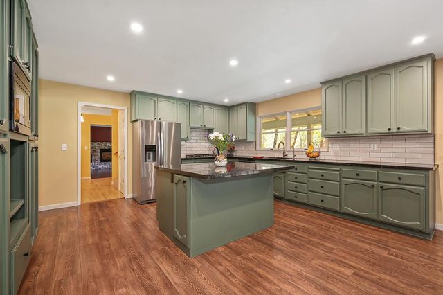 12528 Rattlesnake Rd, Grass Valley, CA 95945