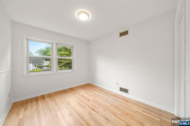 12 John Circle, Norwood, NJ 07648