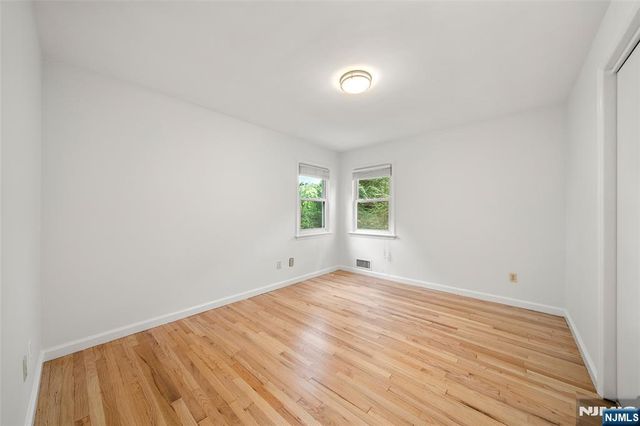 12 John Circle, Norwood, NJ 07648