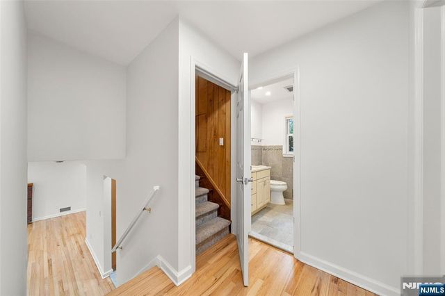 12 John Circle, Norwood, NJ 07648