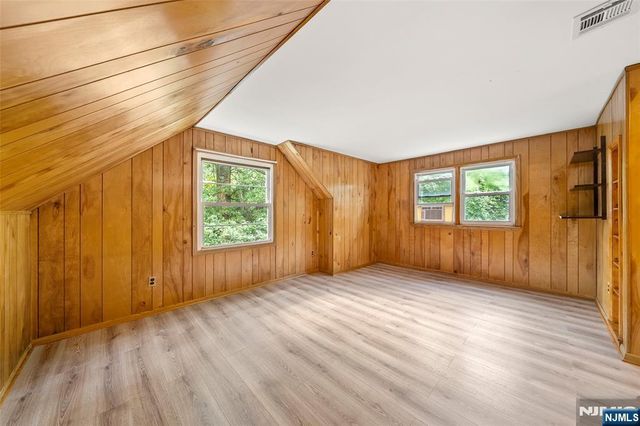 12 John Circle, Norwood, NJ 07648