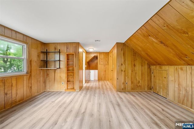 12 John Circle, Norwood, NJ 07648