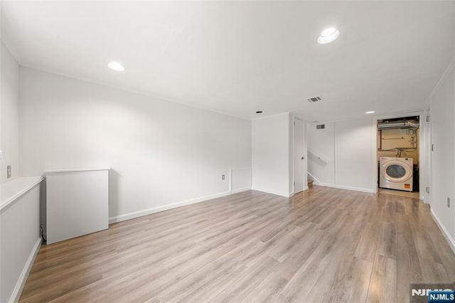12 John Circle, Norwood, NJ 07648