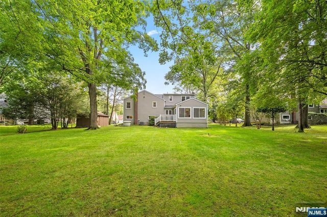 12 John Circle, Norwood, NJ 07648