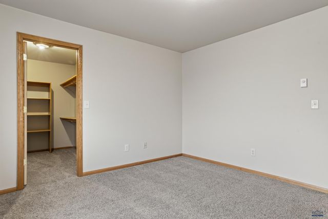 4616 CHALKSTONE DR, Rapid City, SD 57701