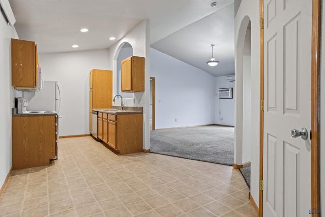 4616 CHALKSTONE DR, Rapid City, SD 57701