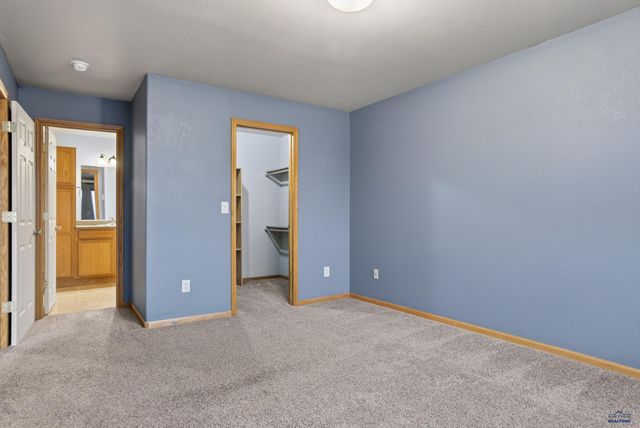 4616 CHALKSTONE DR, Rapid City, SD 57701