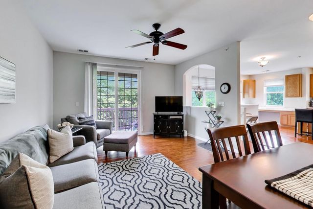 210 Rosehall Drive 250, Lake Zurich, IL 60047