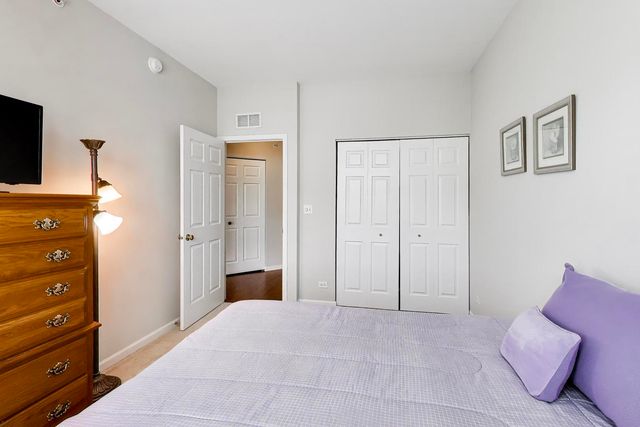 210 Rosehall Drive 250, Lake Zurich, IL 60047