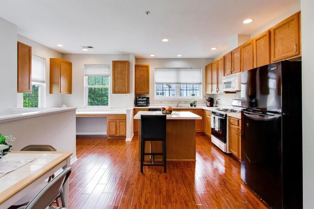 210 Rosehall Drive 250, Lake Zurich, IL 60047