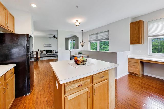 210 Rosehall Drive 250, Lake Zurich, IL 60047