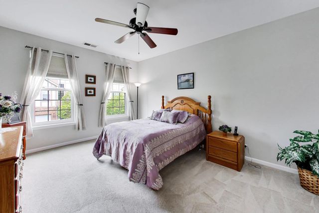210 Rosehall Drive 250, Lake Zurich, IL 60047