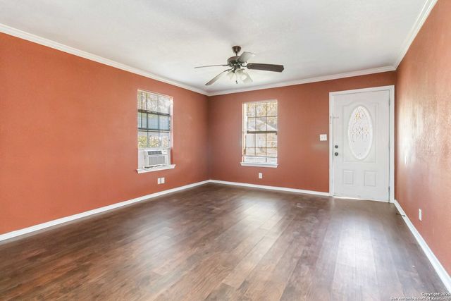 411 Bismark, Seguin, TX 78155