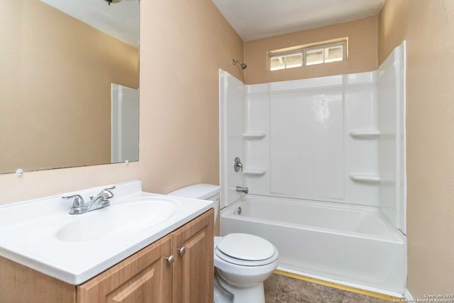 411 Bismark, Seguin, TX 78155