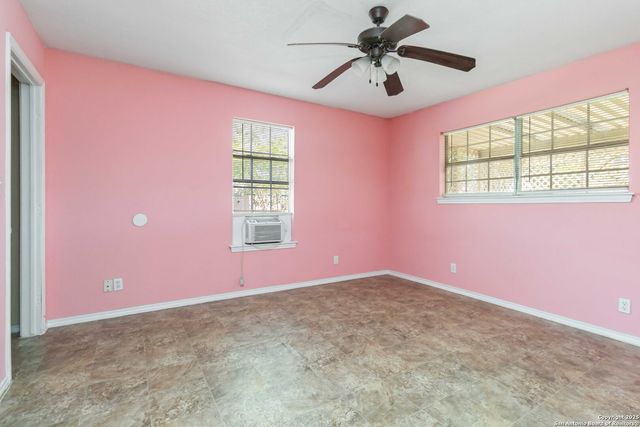 411 Bismark, Seguin, TX 78155