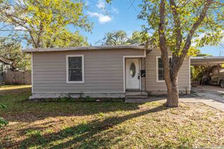 411 Bismark, Seguin, TX 78155