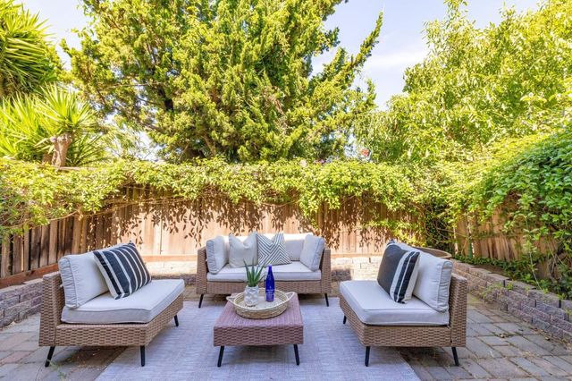 13 Creekside Lane, San Mateo, CA 94401