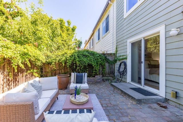 13 Creekside Lane, San Mateo, CA 94401