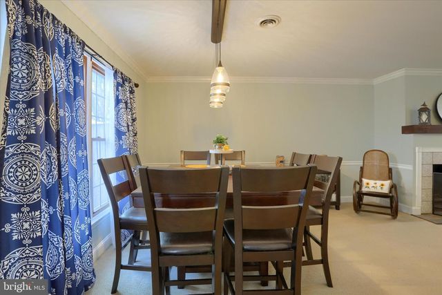 18 KINGS ARMS, Mechanicsburg, PA 17050