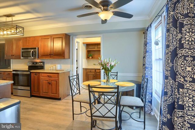 18 KINGS ARMS, Mechanicsburg, PA 17050