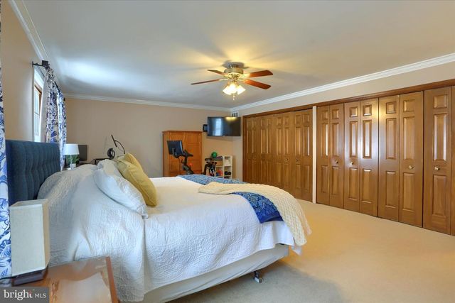 18 KINGS ARMS, Mechanicsburg, PA 17050