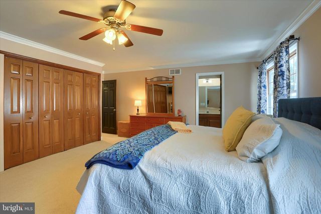 18 KINGS ARMS, Mechanicsburg, PA 17050