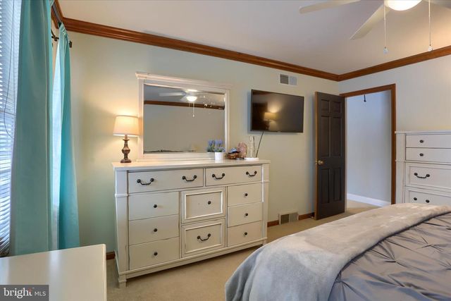 18 KINGS ARMS, Mechanicsburg, PA 17050