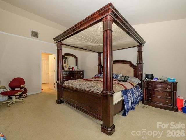 5424 Nightshade Oaks Drive, Charlotte, NC 28227