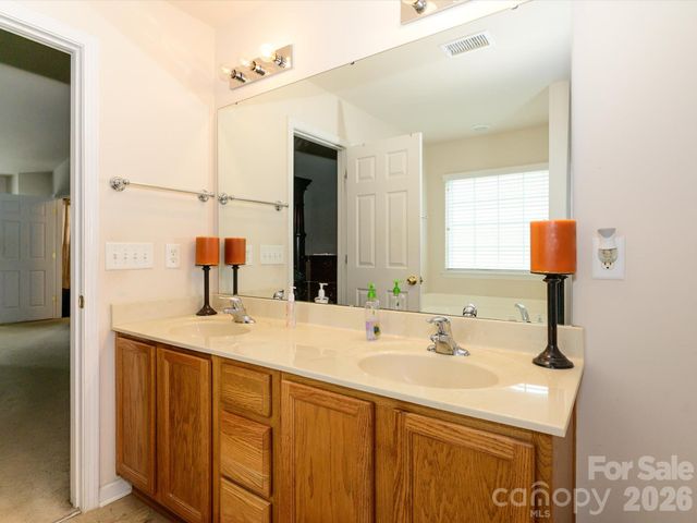 5424 Nightshade Oaks Drive, Charlotte, NC 28227