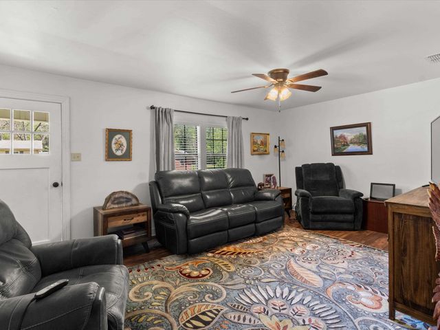 207 KATHERINE DR, Daingerfield, TX 75638