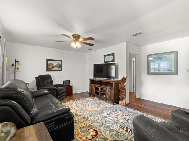 207 KATHERINE DR, Daingerfield, TX 75638