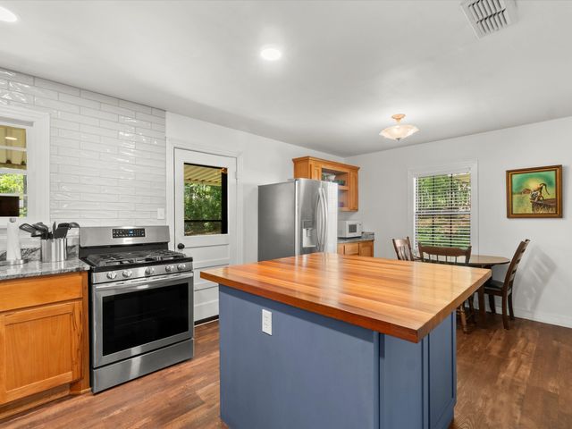 207 KATHERINE DR, Daingerfield, TX 75638