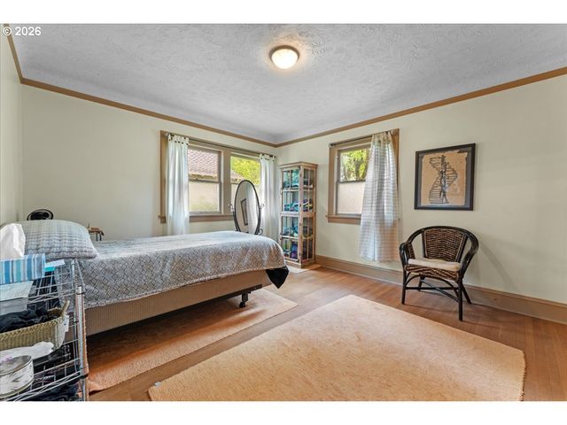 651 Se MANCHESTER Pl, Portland, OR 97202