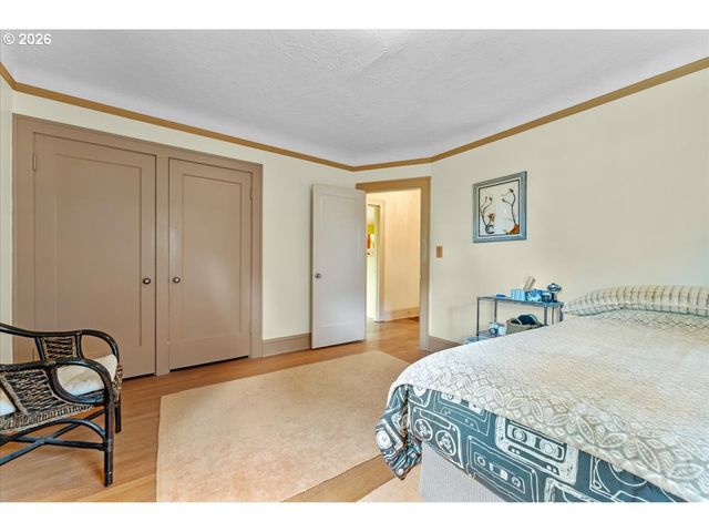 651 Se MANCHESTER Pl, Portland, OR 97202