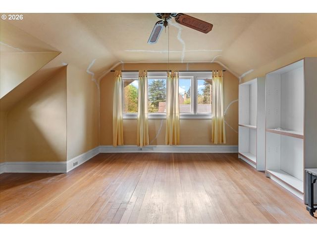 651 Se MANCHESTER Pl, Portland, OR 97202