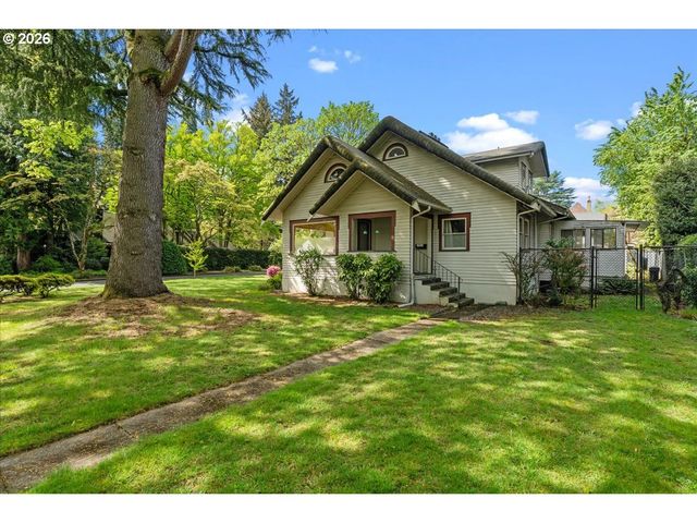 651 Se MANCHESTER Pl, Portland, OR 97202