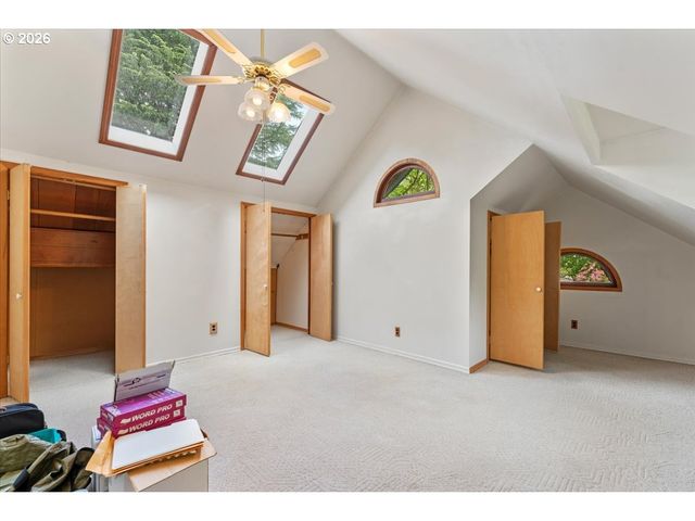 651 Se MANCHESTER Pl, Portland, OR 97202