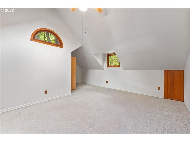 651 Se MANCHESTER Pl, Portland, OR 97202