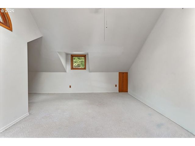 651 Se MANCHESTER Pl, Portland, OR 97202