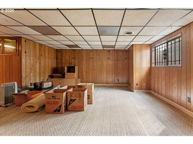 651 Se MANCHESTER Pl, Portland, OR 97202