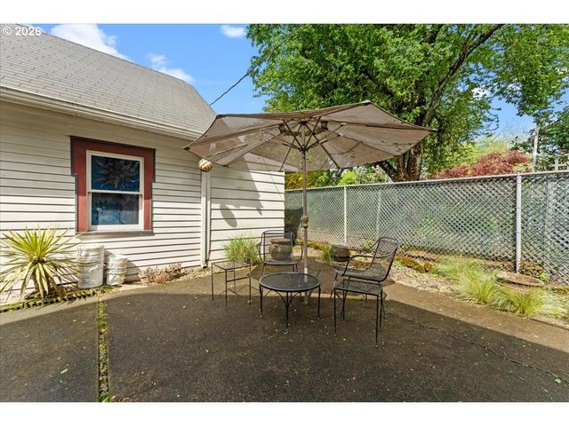 651 Se MANCHESTER Pl, Portland, OR 97202